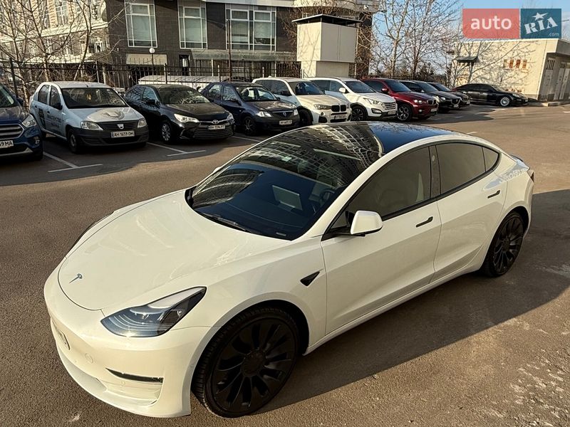 Седан Tesla Model 3 2022 в Києві