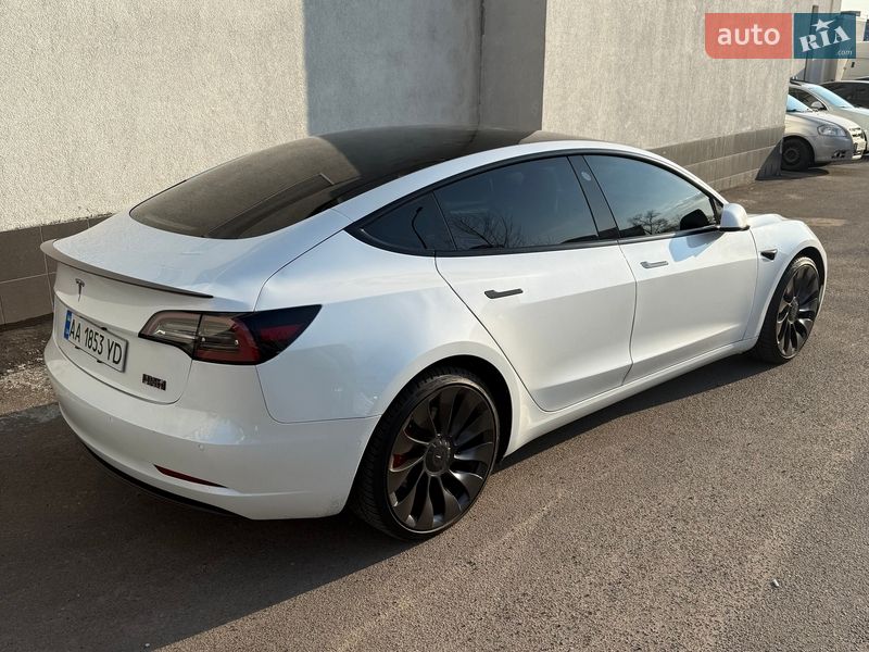 Седан Tesla Model 3 2022 в Киеве