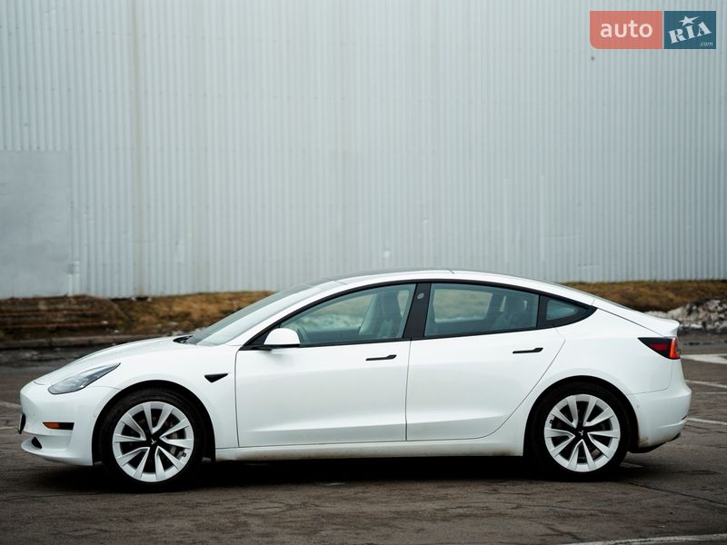 Седан Tesla Model 3 2020 в Полтаві