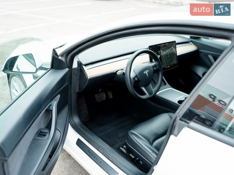 Седан Tesla Model 3 2020 в Полтаві
