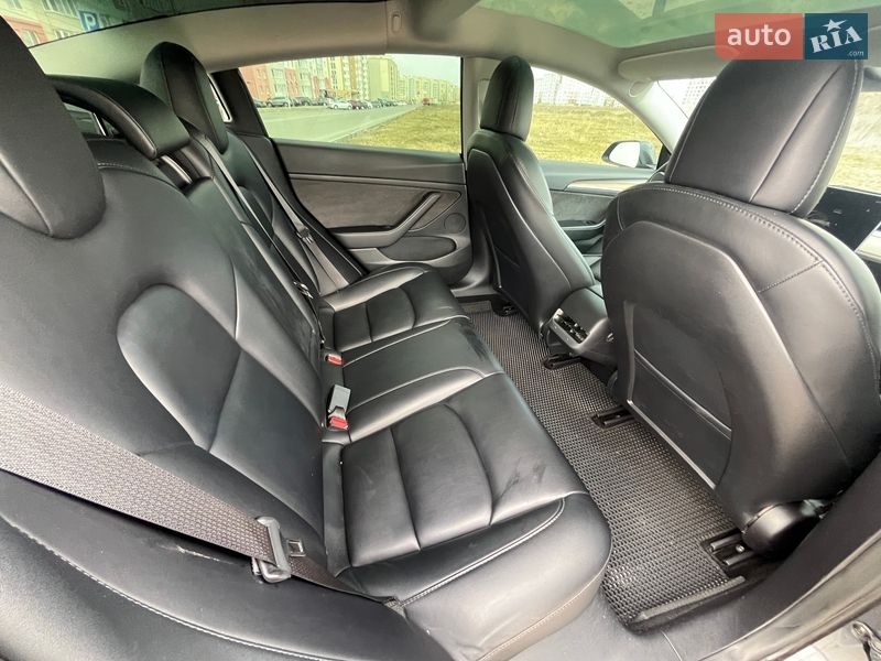 Седан Tesla Model 3 2022 в Вінниці