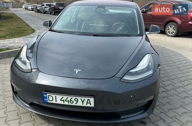 Седан Tesla Model 3 2017 в Винниках