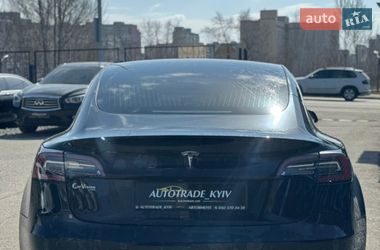 Седан Tesla Model 3 2020 в Киеве