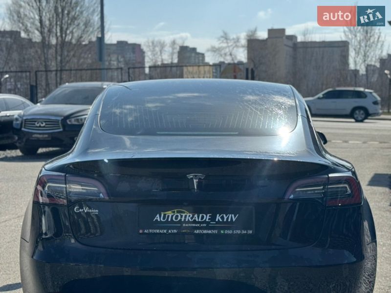 Седан Tesla Model 3 2020 в Киеве