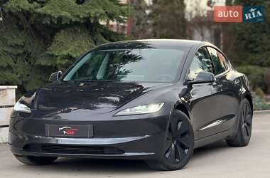 Седан Tesla Model 3 2024 в Тернополі