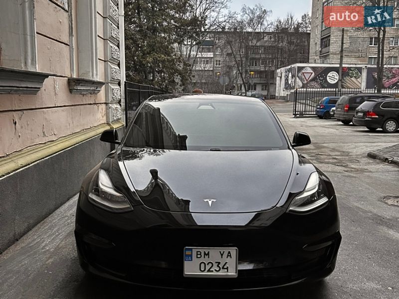 Седан Tesla Model 3 2018 в Сумах