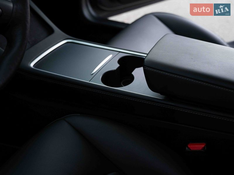 Седан Tesla Model 3 2022 в Одессе