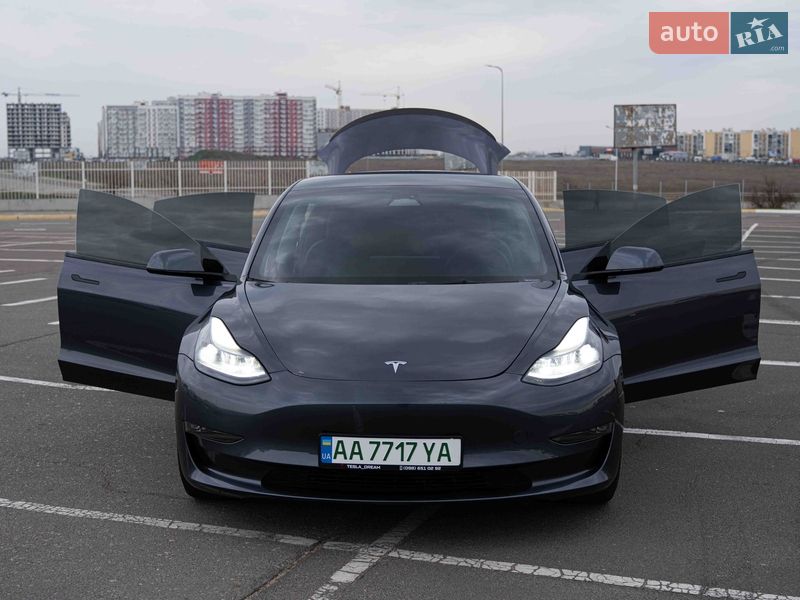 Седан Tesla Model 3 2022 в Одессе