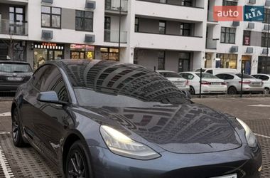 Седан Tesla Model 3 2018 в Киеве