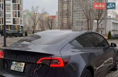 Седан Tesla Model 3 2018 в Киеве