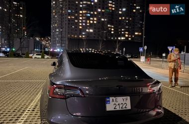 Седан Tesla Model 3 2018 в Киеве