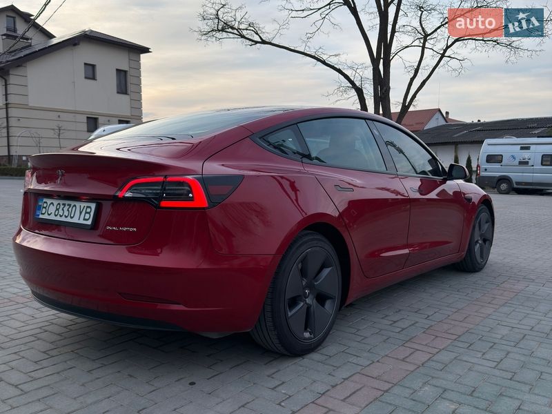 Седан Tesla Model 3 2021 в Золочеве