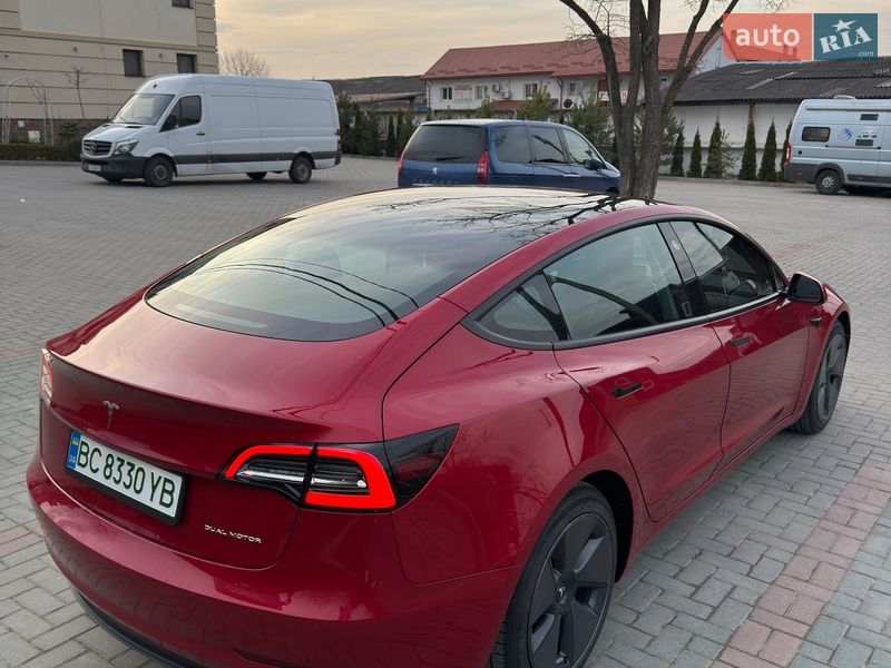 Седан Tesla Model 3 2021 в Золочеве