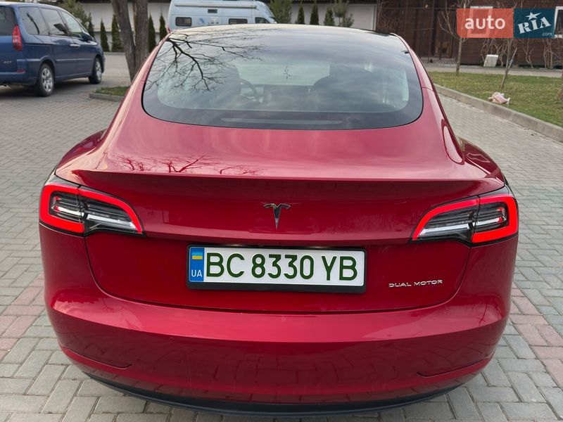 Седан Tesla Model 3 2021 в Золочеві