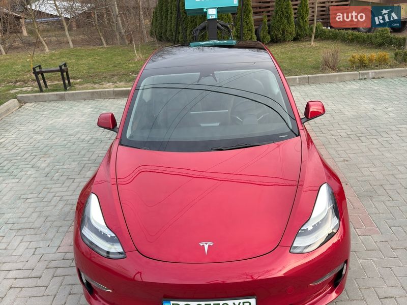 Седан Tesla Model 3 2021 в Золочеве