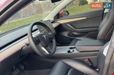 Седан Tesla Model 3 2021 в Золочеві