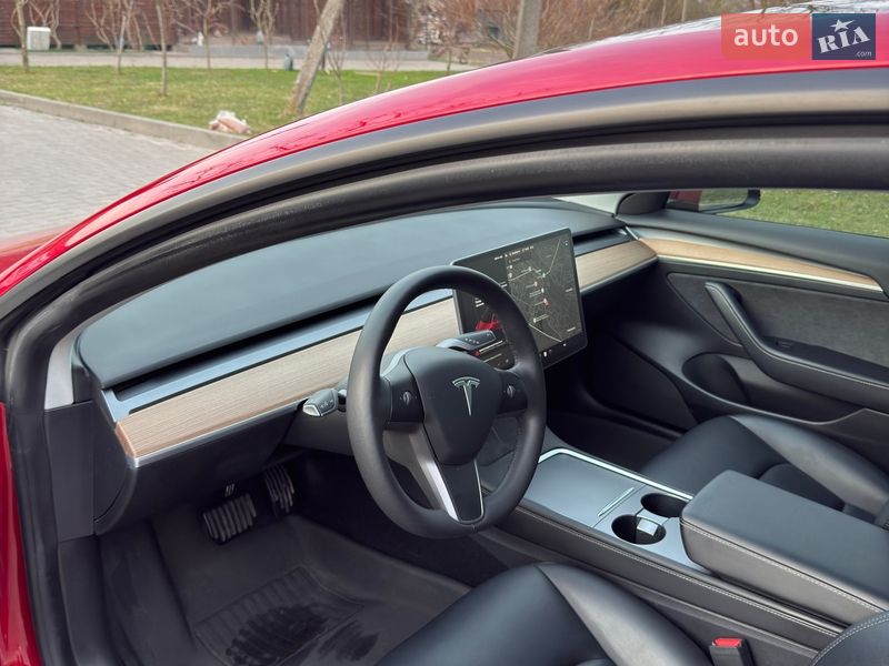Седан Tesla Model 3 2021 в Золочеве
