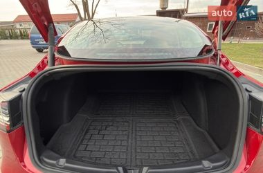 Седан Tesla Model 3 2021 в Золочеві