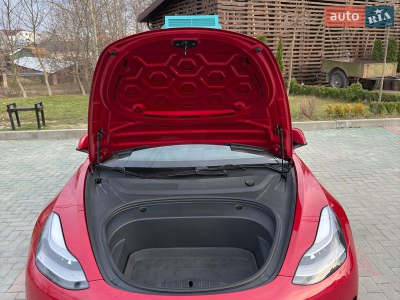 Седан Tesla Model 3 2021 в Золочеве