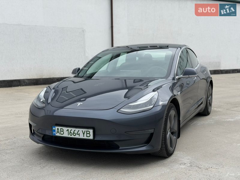 Седан Tesla Model 3 2019 в Вінниці