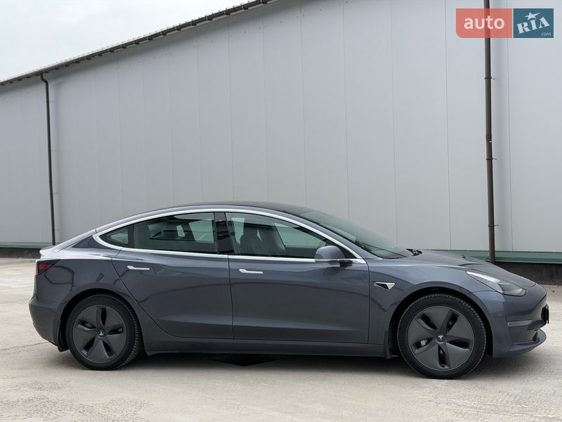 Седан Tesla Model 3 2019 в Вінниці