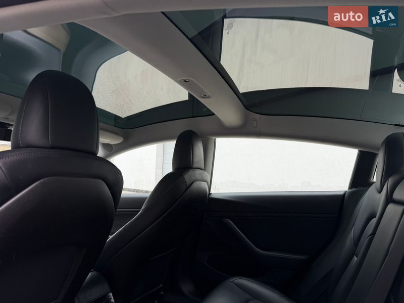 Седан Tesla Model 3 2019 в Вінниці