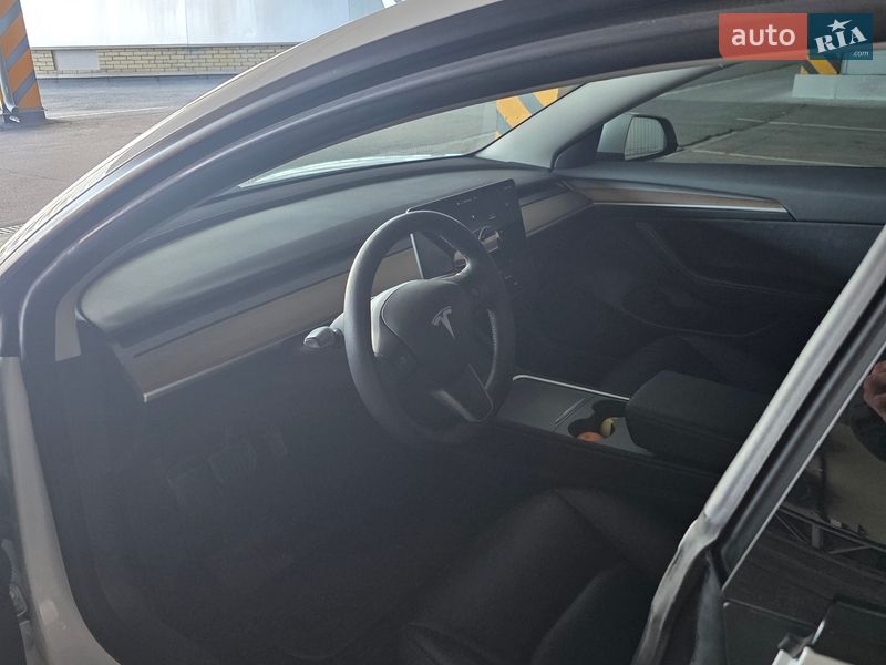 Седан Tesla Model 3 2023 в Дніпрі