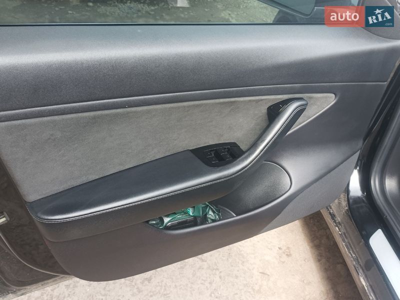 Седан Tesla Model 3 2019 в Хмельницькому фото 13 Седан Tesla Model 3 2019 в Хмельницькому