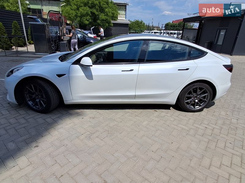 Седан Tesla Model 3 2020 в Ивано-Франковске