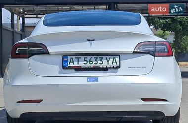 Седан Tesla Model 3 2020 в Івано-Франківську