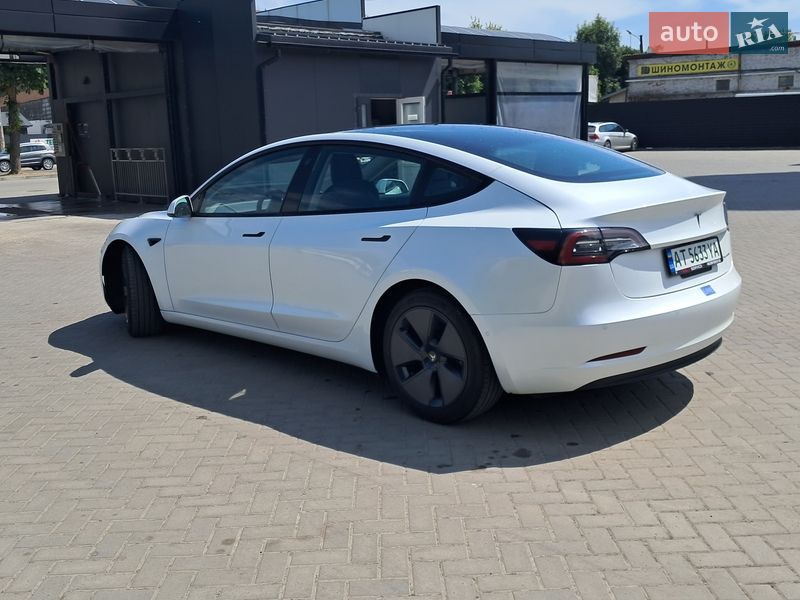 Седан Tesla Model 3 2020 в Ивано-Франковске