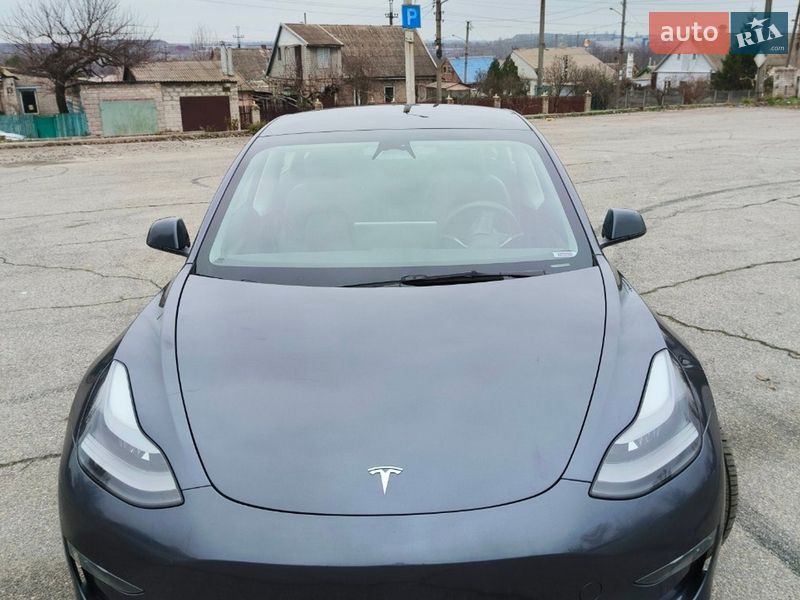 Седан Tesla Model 3 2023 в Дніпрі