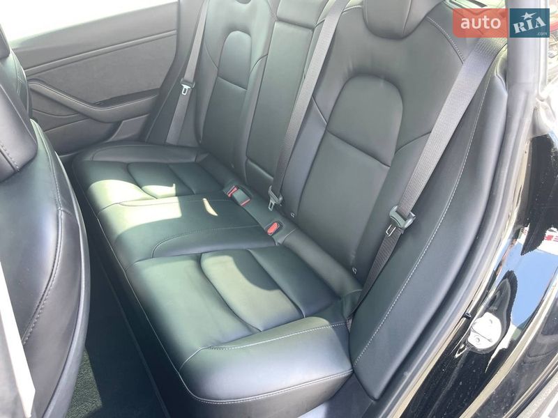 Седан Tesla Model 3 2020 в Киеве