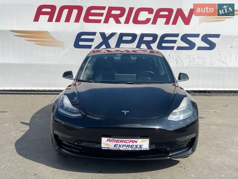 Седан Tesla Model 3 2020 в Киеве