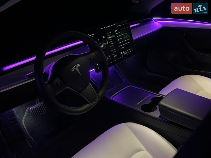 Седан Tesla Model 3 2022 в Кропивницькому