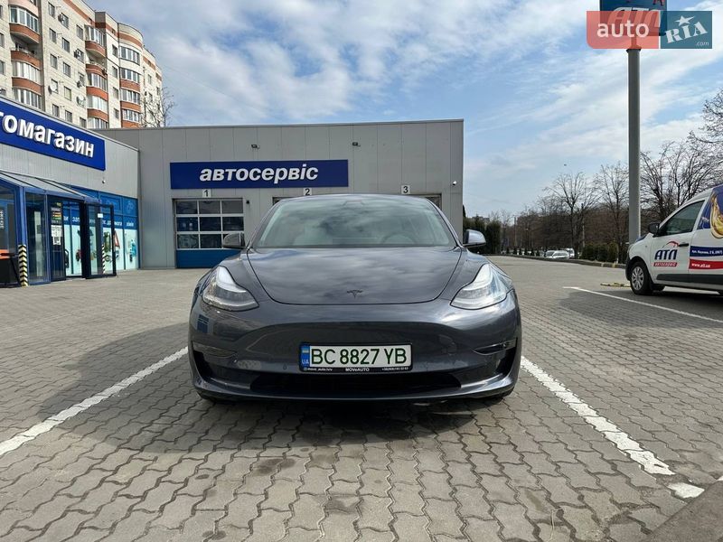 Седан Tesla Model 3 2020 в Львові