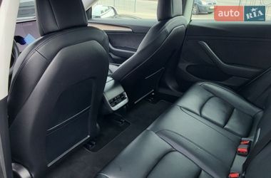 Седан Tesla Model 3 2021 в Києві