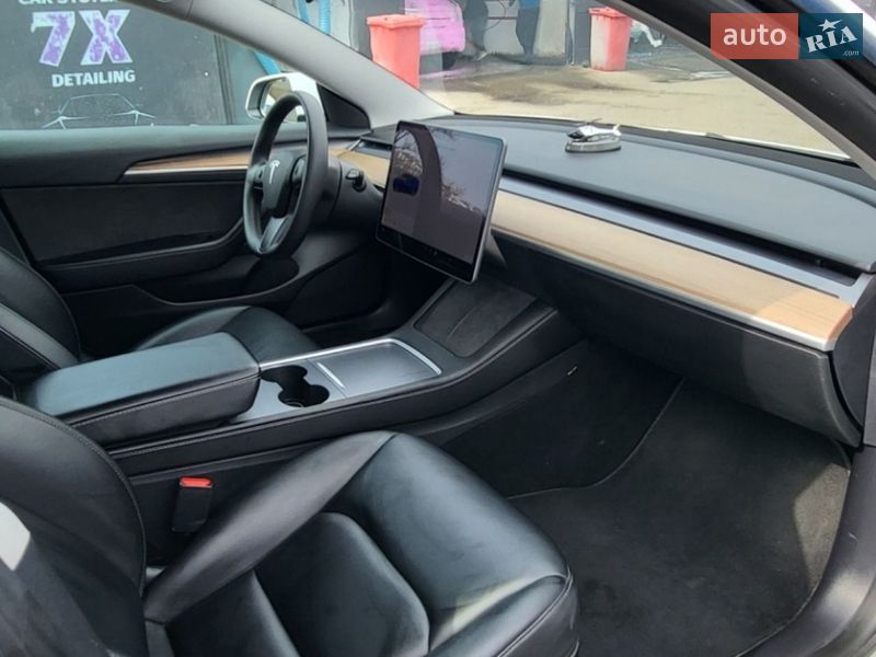 Седан Tesla Model 3 2021 в Києві