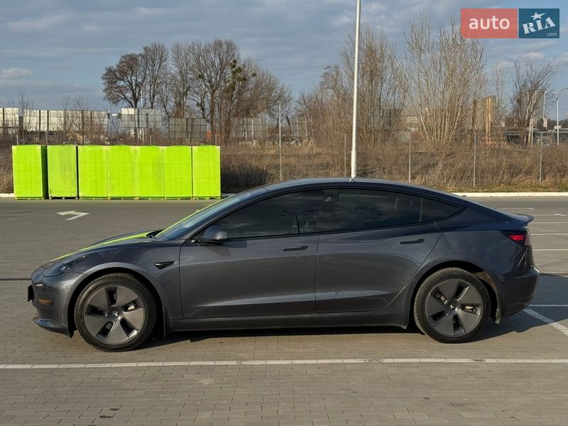 Седан Tesla Model 3 2023 в Виннице