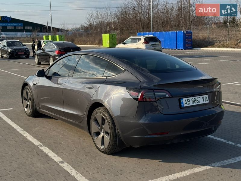 Седан Tesla Model 3 2023 в Виннице
