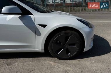 Седан Tesla Model 3 2022 в Киеве