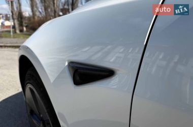 Седан Tesla Model 3 2022 в Киеве