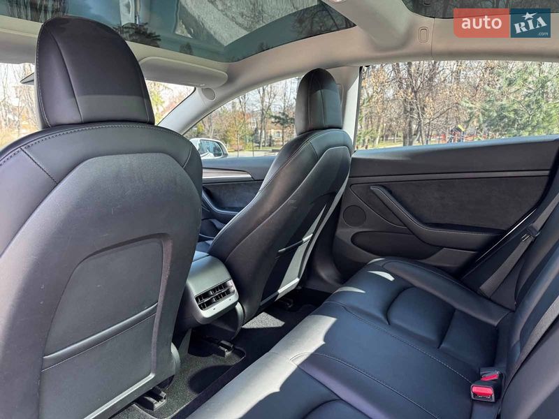 Седан Tesla Model 3 2022 в Киеве фото 27 Седан Tesla Model 3 2022 в Киеве