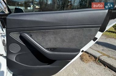 Седан Tesla Model 3 2022 в Киеве