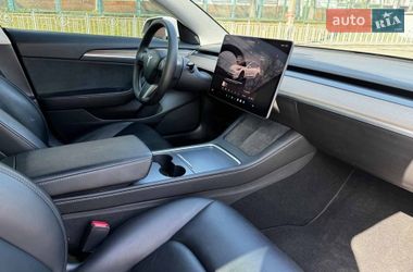 Седан Tesla Model 3 2022 в Киеве