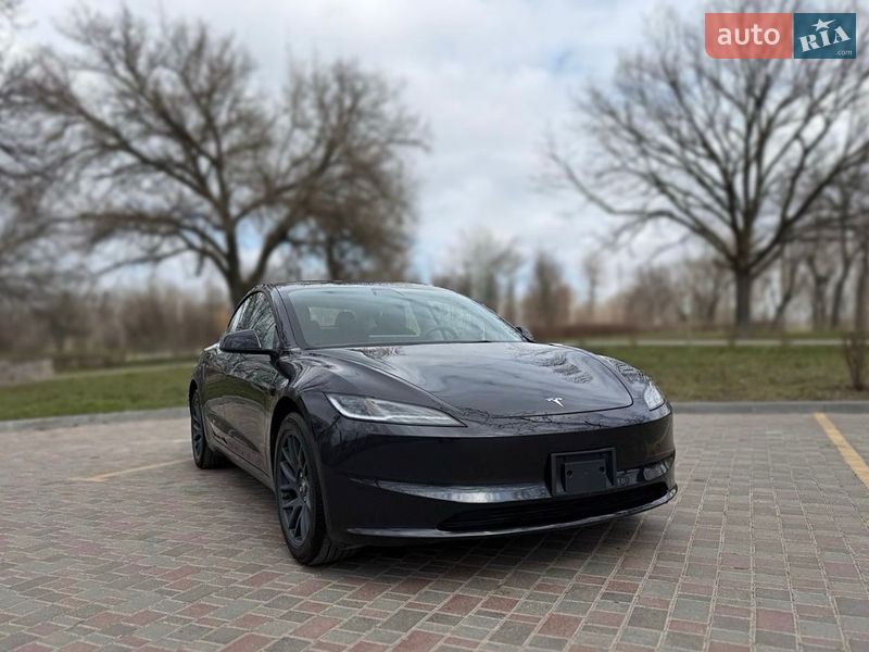 Седан Tesla Model 3 2024 в Кропивницком фото Седан Tesla Model 3 2024 в Кропивницком
