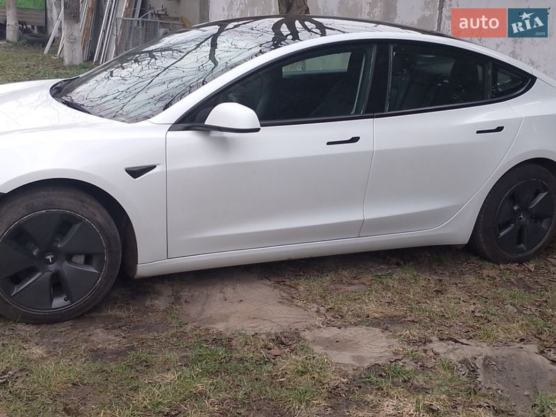 Tesla Model 3 2022