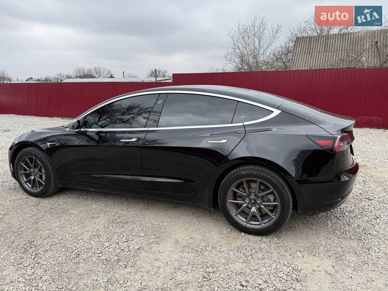 Седан Tesla Model 3 2019 в Павлограді