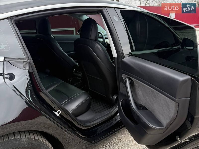 Седан Tesla Model 3 2019 в Павлограді