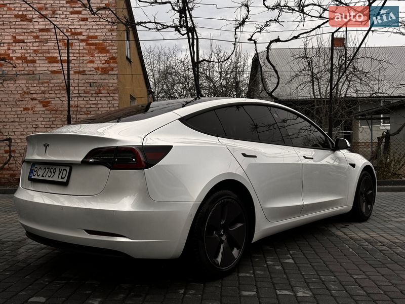 Седан Tesla Model 3 2021 в Самборе